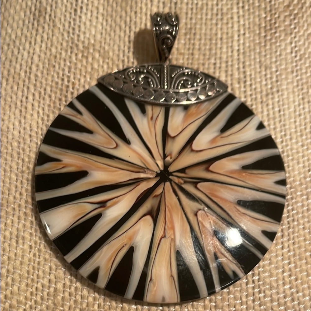 Metav Sterling Starburst Disk Pendant